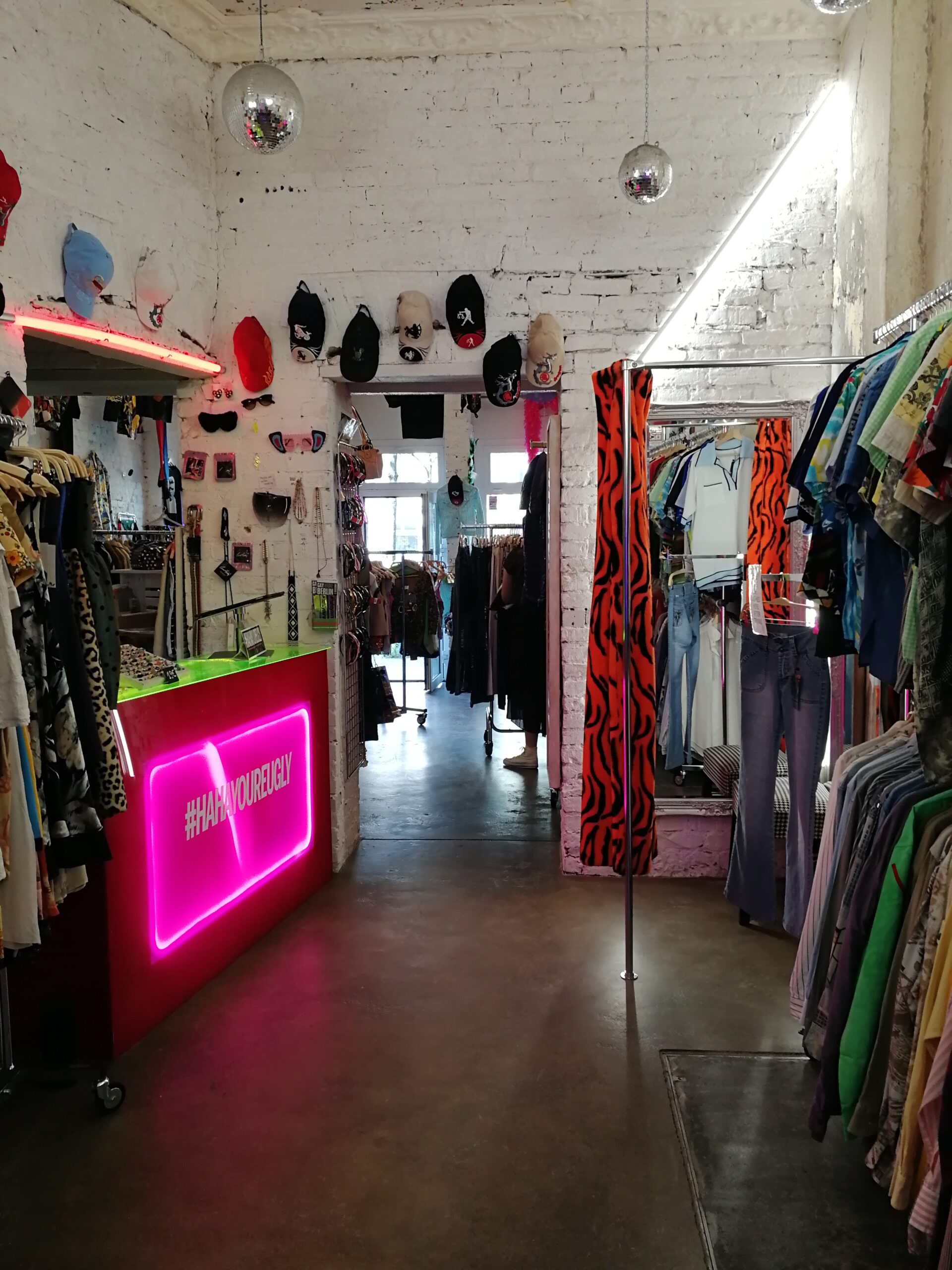 Du betrachtest gerade 🔥 Ultra-Fast Fashion: Swipe, Klick, Trash.